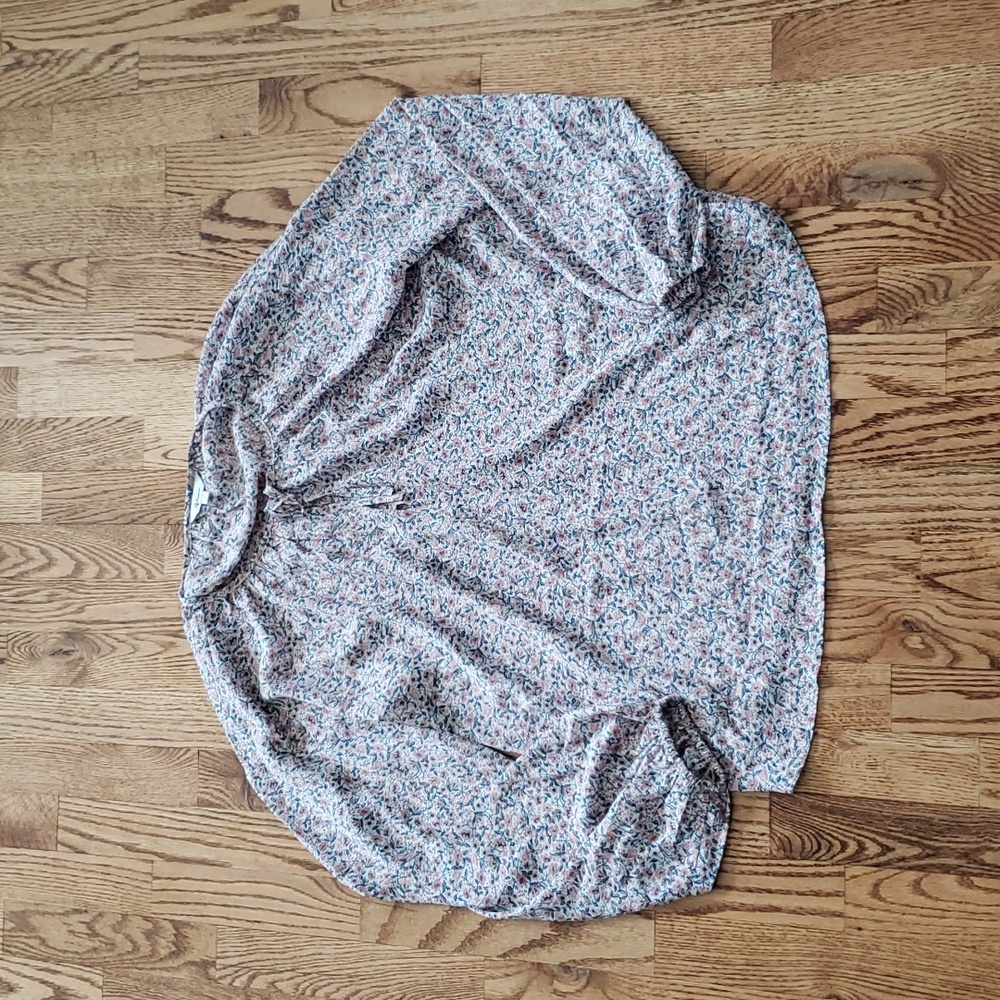 (M) Reitmans Slightly Sheer Bohemian Keyhole Cutout Statement Sleeves